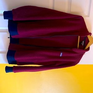 💯 Authentic Patagonia Full Zip Women’s Jacket. Soft and warm beyond belief!